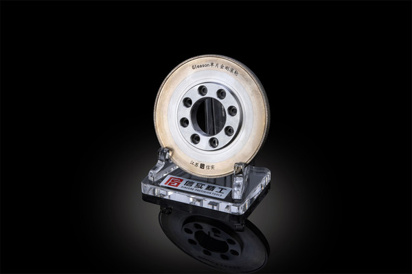Single piece diamond roller
